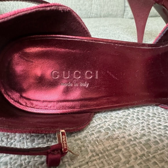 Gucci sequin, velvet and silk heeled sandals. Size 6 1/2. - Picture 3 of 11